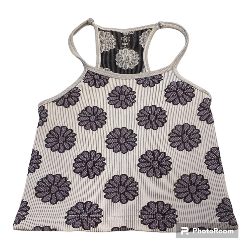 Aura flowered crop top. Stretchy material. S/M